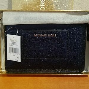 Authentic Michael Kors wristlet